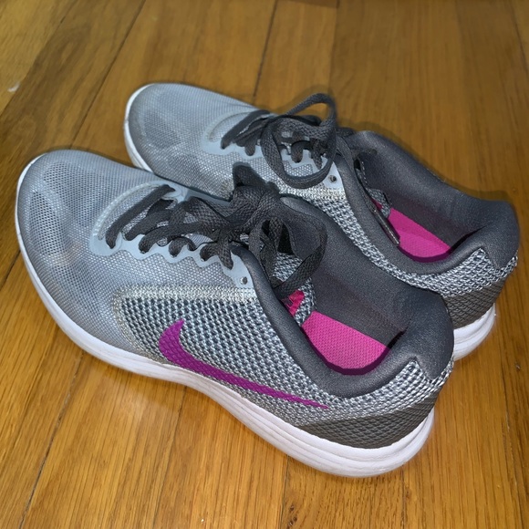 Nike running sneakers - Picture 2 of 3